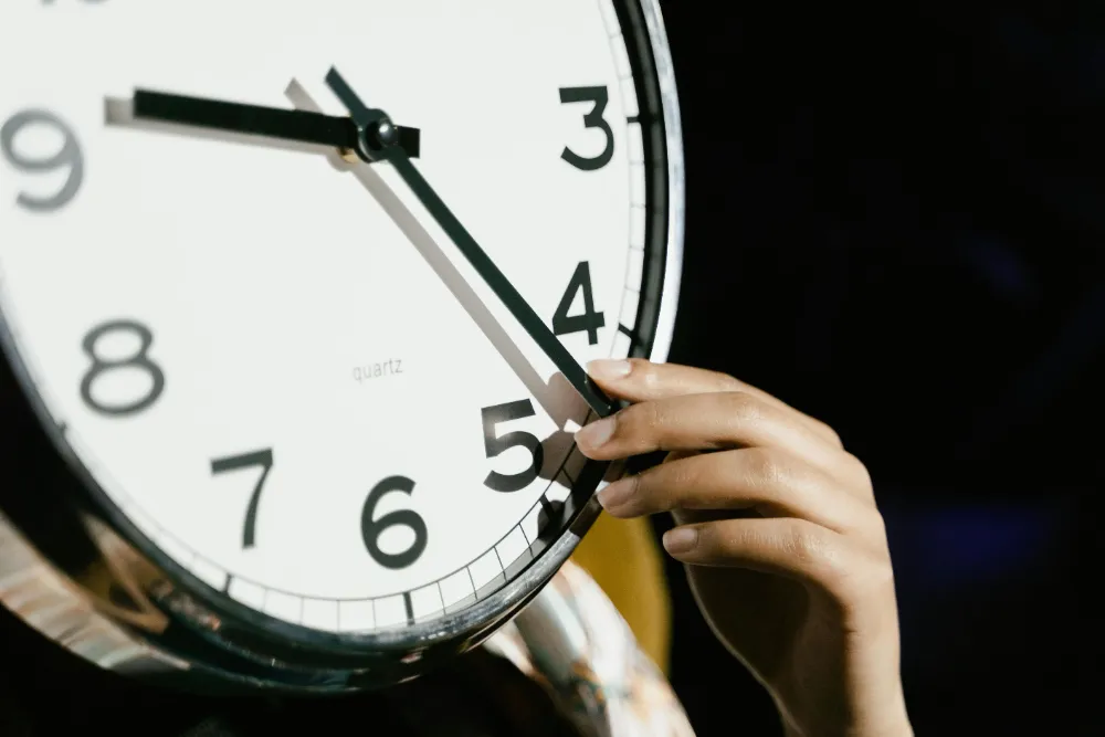 ¿Qué deberías revisar de tu control horario antes de que acabe el año?
